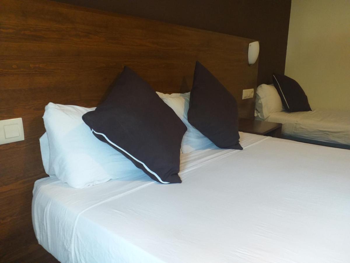 Hostal Sant Marcal Amer Экстерьер фото