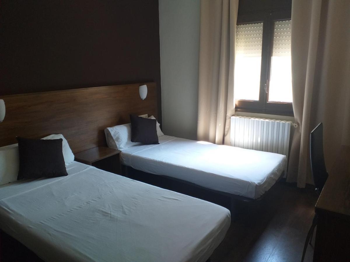 Hostal Sant Marcal Amer Экстерьер фото