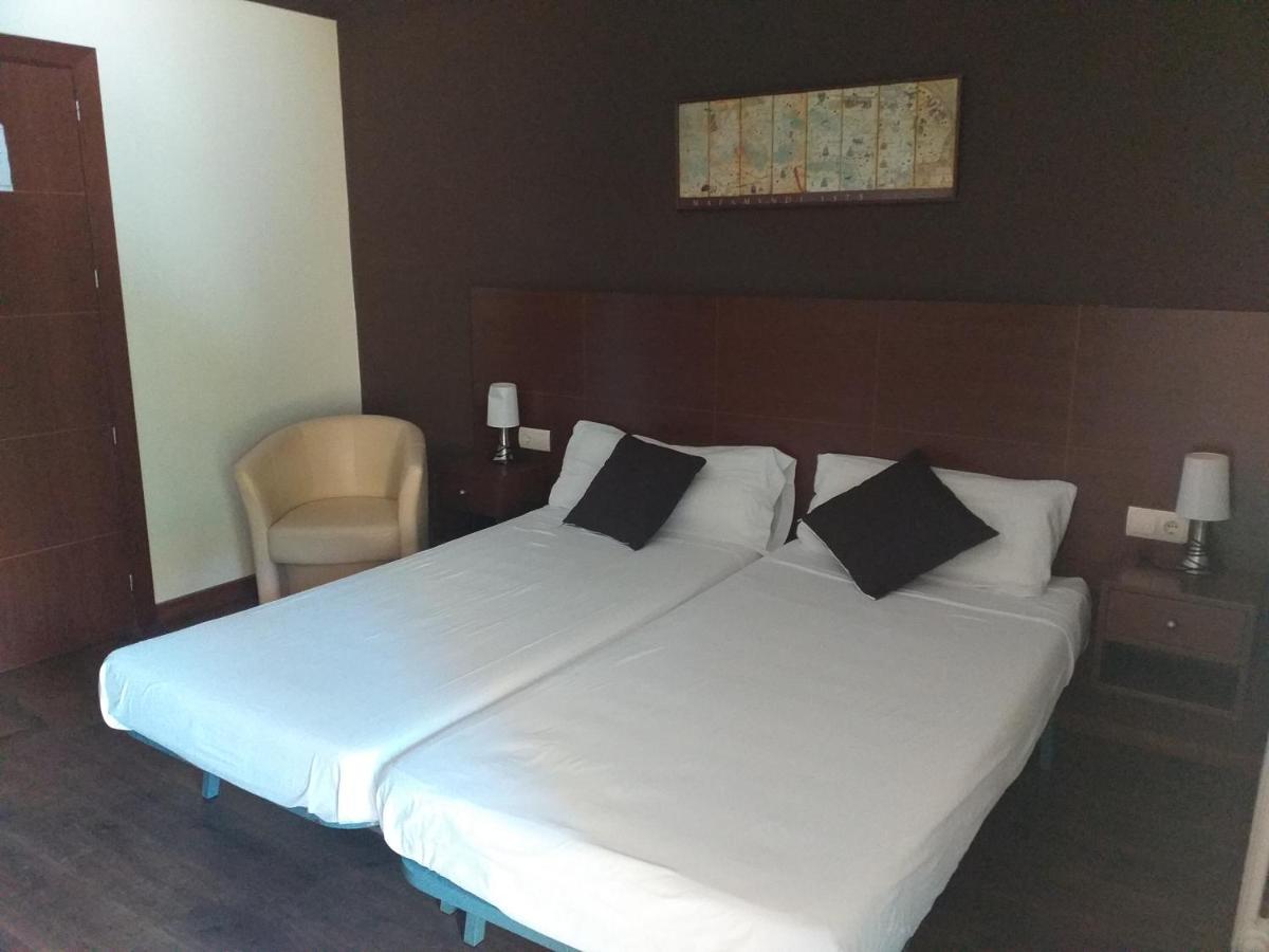 Hostal Sant Marcal Amer Экстерьер фото
